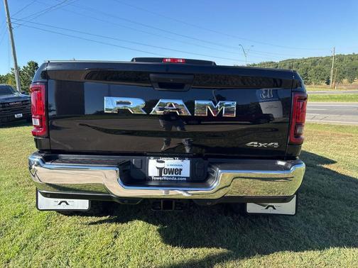 2025 RAM 3500 Tradesman Crew Cab 4x4 8' Box