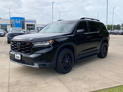 Crystal Black Pearl 2025 Honda Pilot TrailSport