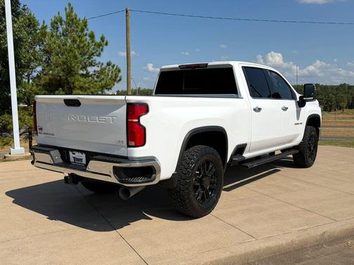 Summit White 2025 Chevrolet Silverado 2500 LTZ