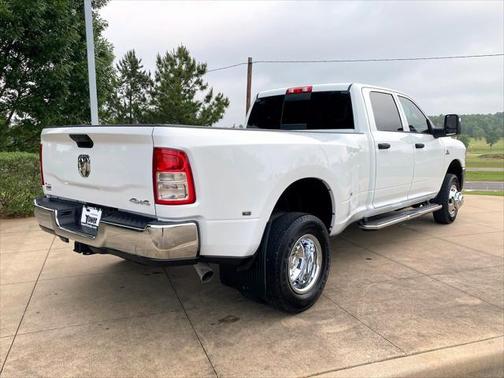 2024 RAM 3500 Tradesman Crew Cab 4x4 8' Box
