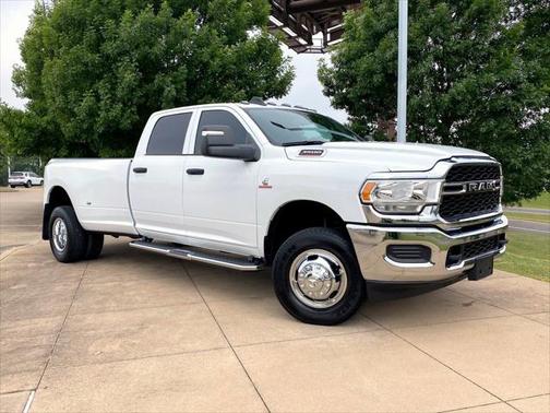 2024 RAM 3500 Tradesman Crew Cab 4x4 8' Box