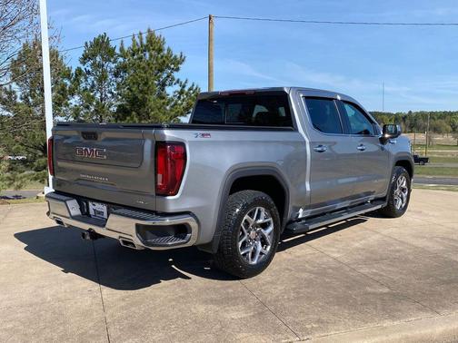 Sterling Metallic 2023 GMC Sierra 1500 SLT