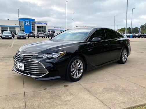 2021 Toyota Avalon Hybrid XLE Plus