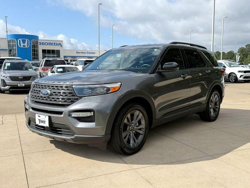 Carbonized Gray Metallic 2023 Ford Explorer XLT