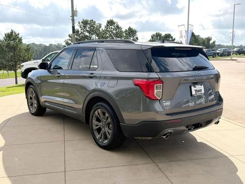 Carbonized Gray Metallic 2023 Ford Explorer XLT