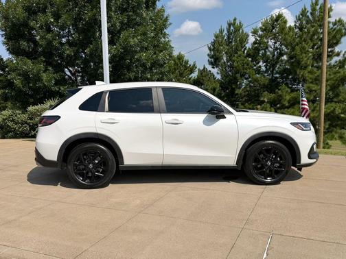 Platinum White Pearl 2023 Honda HR-V 2WD Sport