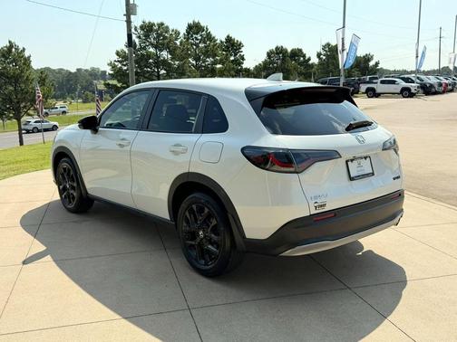 Platinum White Pearl 2023 Honda HR-V 2WD Sport