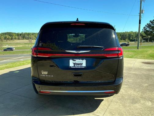 2025 Chrysler Pacifica L