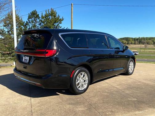 2025 Chrysler Pacifica L