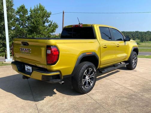 2023 GMC Canyon AT4