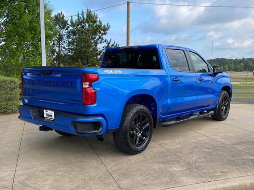 2025 Chevrolet Silverado 1500 Custom