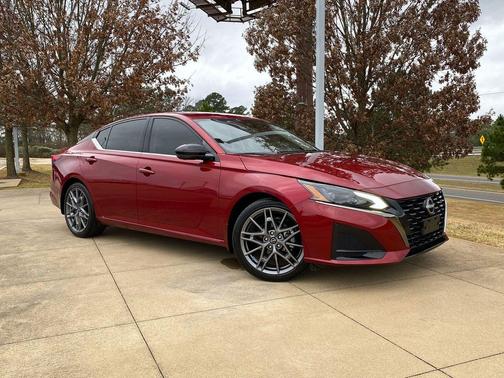 2023 Nissan Altima SR VC-Turbo FWD
