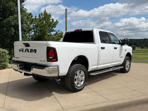 Bright White Clearcoat 2025 RAM 2500 Big Horn Crew Cab 4x4 6'4' Box
