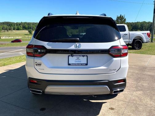 Platinum White Pearl 2023 Honda Pilot AWD Elite