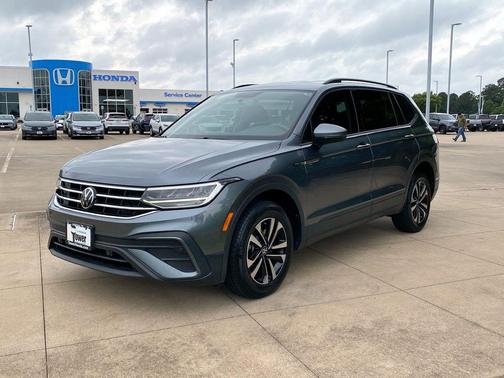 Platinum Gray Metallic 2022 Volkswagen Tiguan 2.0T S
