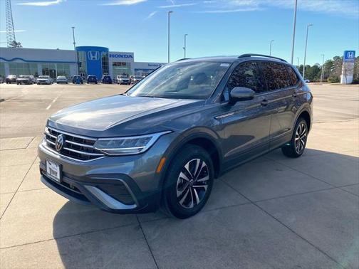 Platinum Gray Metallic 2022 Volkswagen Tiguan 2.0T S