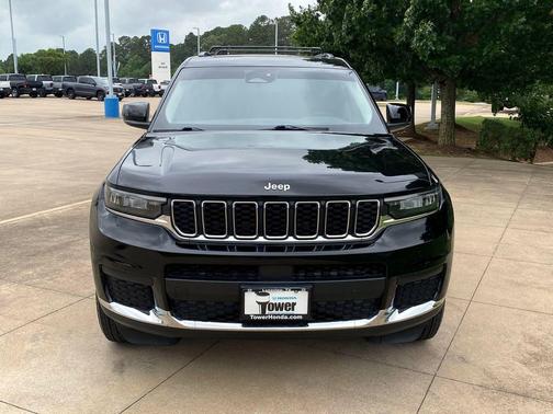 Diamond Black Crystal Pearlcoat 2023 Jeep Grand Cherokee L Laredo