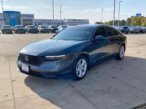 2025 Honda Accord LX 1.5T