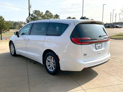 2025 Chrysler Pacifica L
