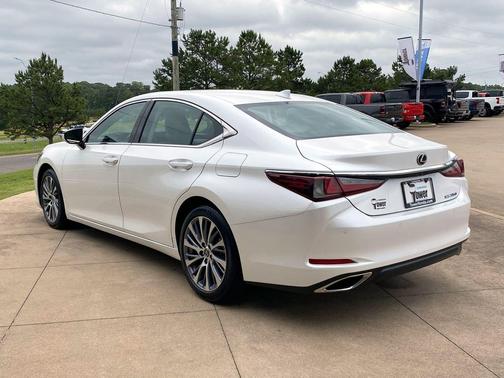 White Pearl 2019 Lexus ES 350 Base