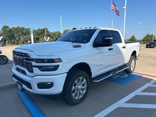 Bright White Clearcoat 2026 RAM 2500 Lone Star Crew Cab 4x4 6'4' Box