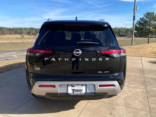2025 Nissan Pathfinder SL 4WD