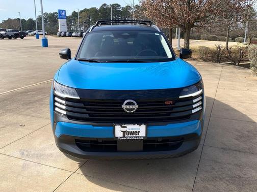 2025 Nissan Kicks SR