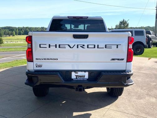 Summit White 2024 Chevrolet Silverado 1500 ZR2