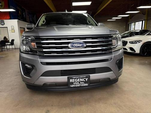 Iconic Silver Metallic 2020 Ford Expedition Max XLT