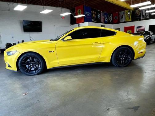 2017 Ford Mustang GT Premium