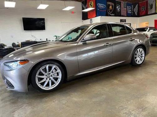 2019 Alfa Romeo Giulia Base