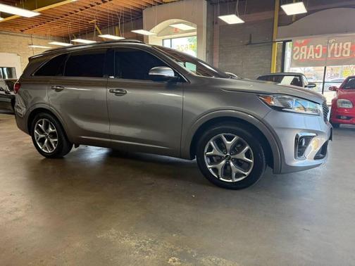 Gray 2019 Kia Sorento SX