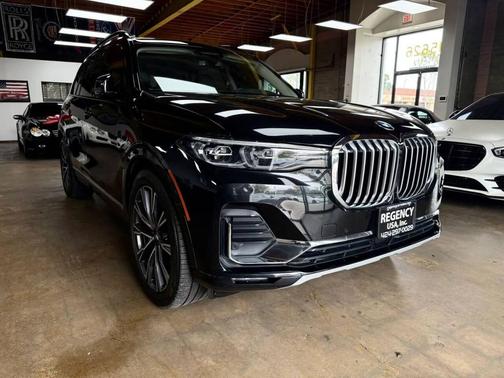Black Sapphire Metallic 2021 BMW X7 xDrive40i