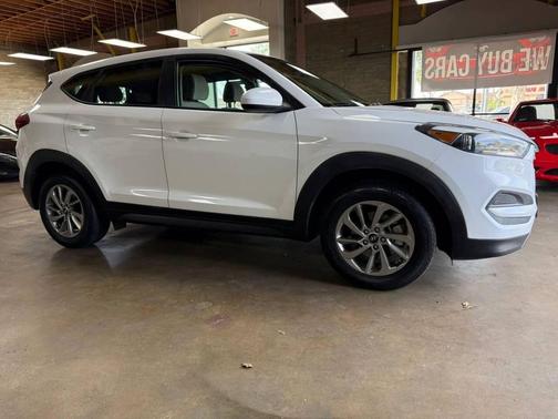 2018 Hyundai TUCSON SE