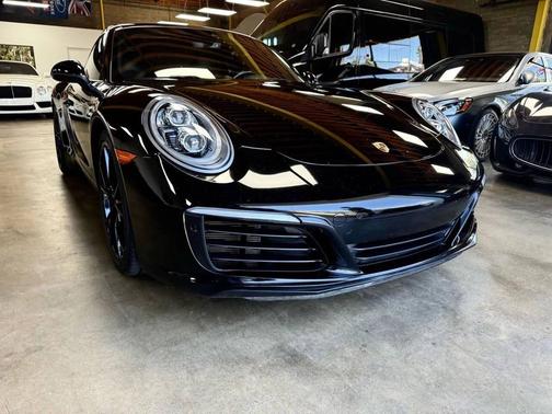 2018 Porsche 911 Carrera