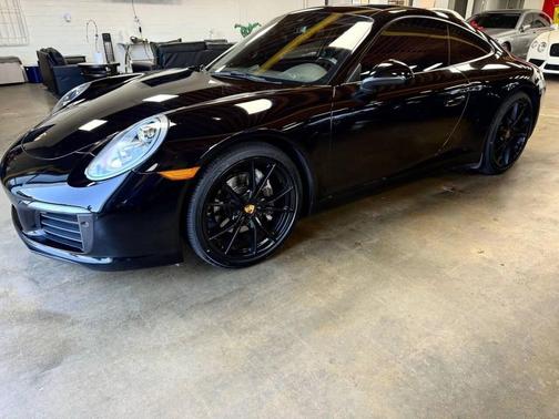 2018 Porsche 911 Carrera