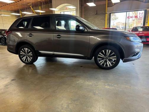 2019 Mitsubishi Outlander ES