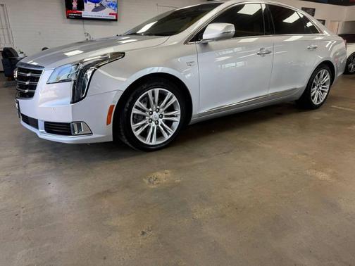 Radiant Silver Metallic 2018 Cadillac XTS Luxury