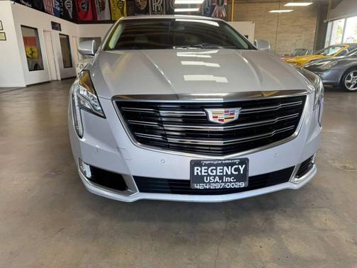 Radiant Silver Metallic 2018 Cadillac XTS Luxury