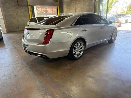 Radiant Silver Metallic 2018 Cadillac XTS Luxury