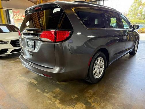 2020 Chrysler Voyager LXI