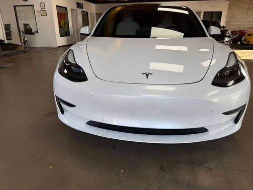 Pearl White Multi-Coat 2021 Tesla Model 3 Standard Range Plus