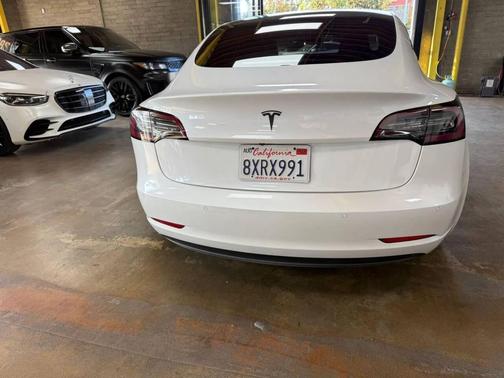 Pearl White Multi-Coat 2021 Tesla Model 3 Standard Range Plus