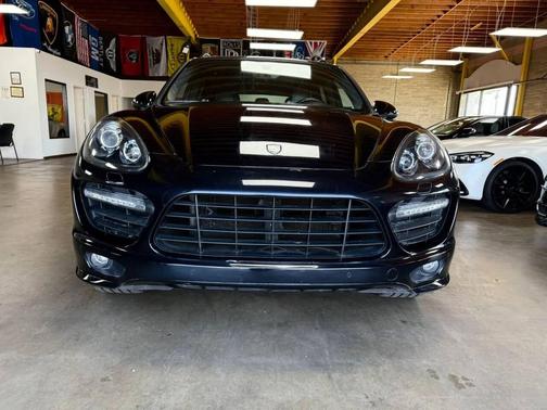 2013 Porsche Cayenne GTS