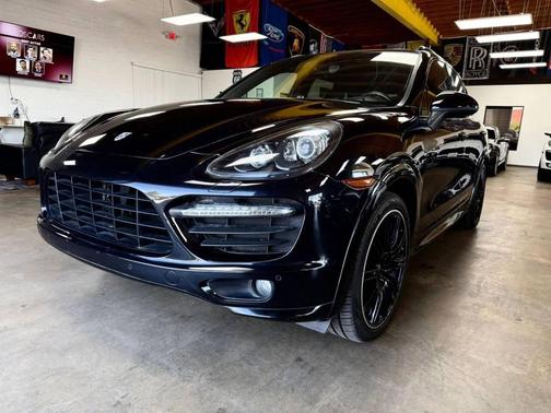 2013 Porsche Cayenne GTS