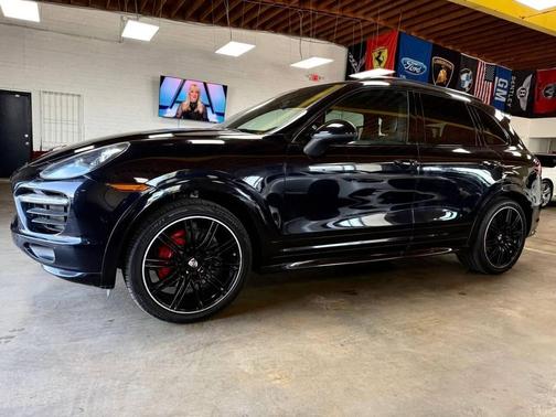 2013 Porsche Cayenne GTS