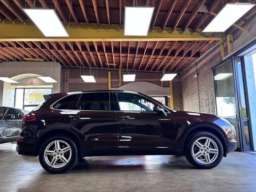 2016 Porsche Cayenne Cayenne