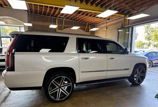 2017 Cadillac Escalade ESV Standard