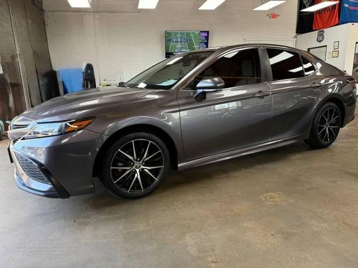 Predawn Gray Mica 2022 Toyota Camry SE
