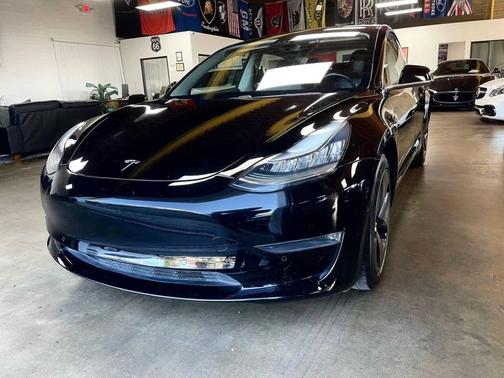 2019 Tesla Model 3 Mid Range